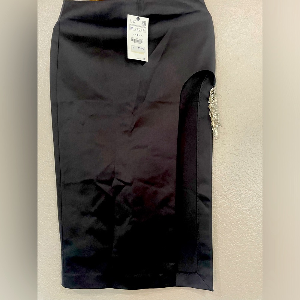 Zara Women’s Pencil Skirt Color Black Size Medium